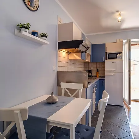 2505b * Mali Lošinj