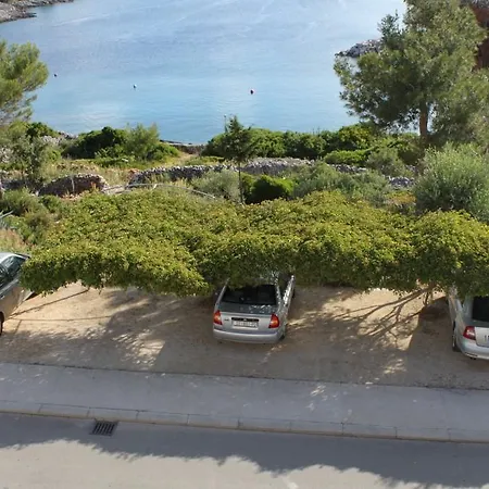 2505b * Mali Losinj